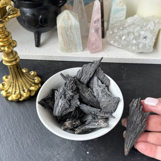 Black Kyanite  | Raw Blades